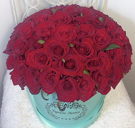 51 красная роза в шляпной коробке Тиффани - Фото 1