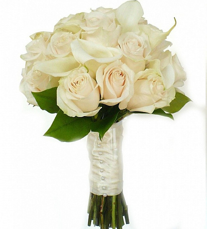Букет невесты из калл и белых роз - Фото 1