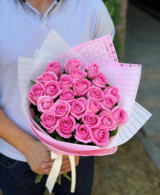 25 розовых роз 60см