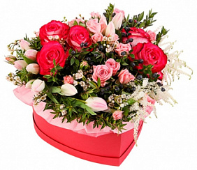 Цветы в коробке сердцем Для тебя