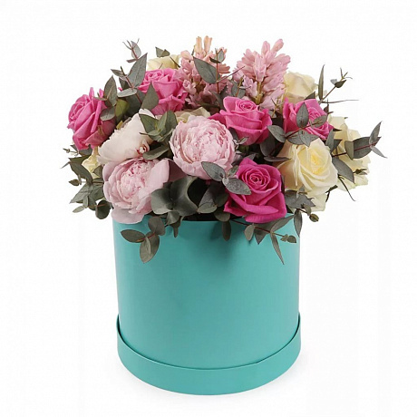 Пионы, розы и гиацинт в шляпной коробке - Фото 1