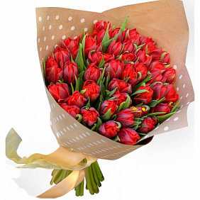 Букет из 45 красных пионовидных тюльпанов