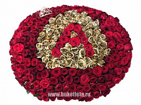 Огромная корзина красных и золотых роз "Королева"