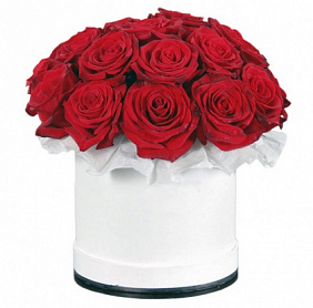 15 красных роз в малой шляпной коробке