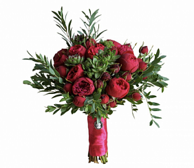Красный букет невесты из пионовидных роз
