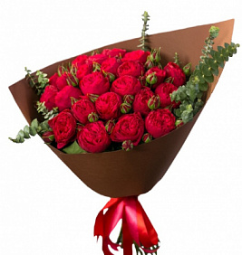 Букет из 23 пионовидной розы и декоративной зелени
