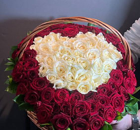 101 роза с Сердцем в корзине