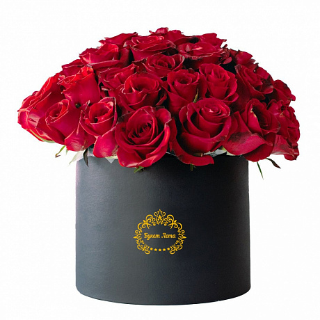 35 красных роз в бархатной шляпной коробке - Фото 1