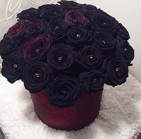 29 черных роз в средней шляпной коробке со стразами - Фото 1
