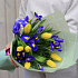 Букет из ирисов и тюльпанов - Фото 4