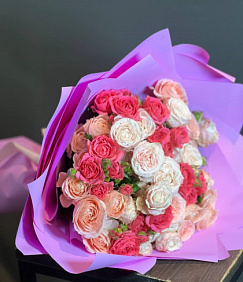 15 кустовых роз  Самой нежной