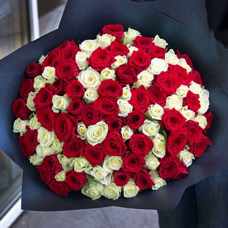 101 красная и белая роза - Фото 1
