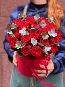 Цветы в шляпной коробке Модница