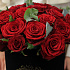 25 красных роз в коробке с эвкалиптом - Фото 4