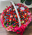 Корзина с ягодами и кустовыми розами - Фото 2