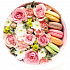 Коробка с цветами и макарунами малая 18 - Фото 1