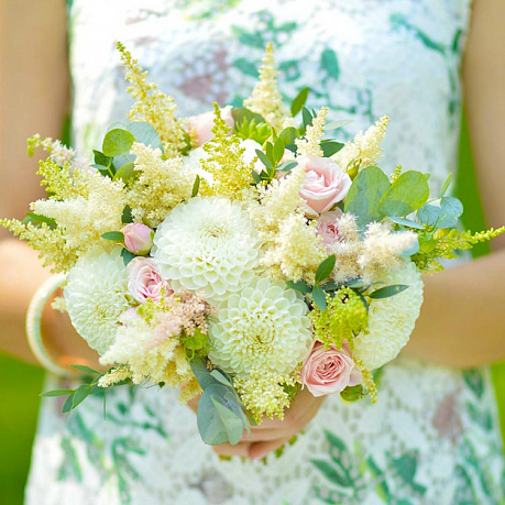 Букет невесты из георгин и кустовой розы - Фото 1