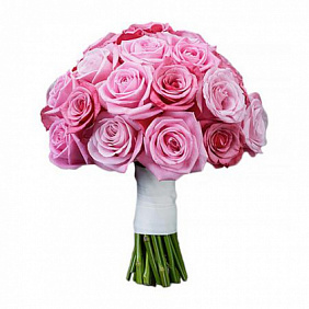 Свадебный букет невесты с розовыми розами 