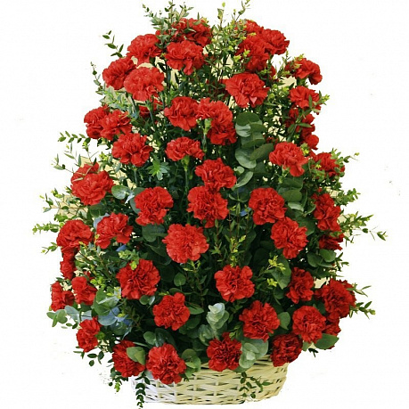 Корзина с цветами на 9 мая - по цене 9 200 р. с доставкой по Москве.
