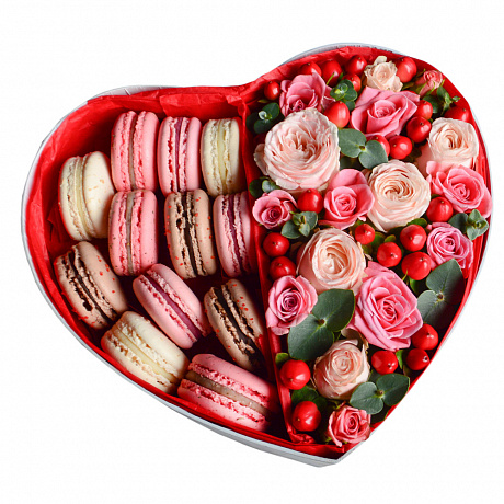 Коробка сердце  с цветами и макарони средняя 17 - Фото 1