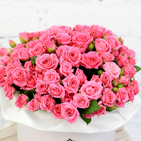 Розовые кустовые розы в малой шляпной коробке - Фото 3