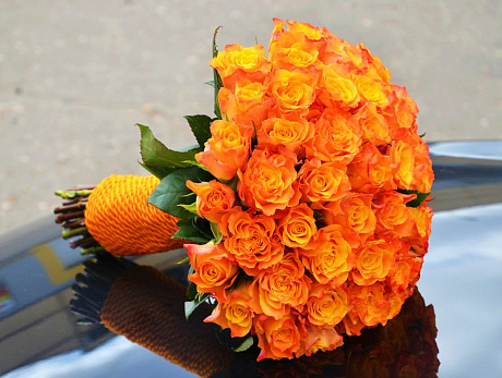 Оранжевый букет невесты из роз - Фото 1