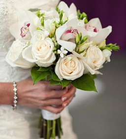 Букет невесты из орхидей и белых роз