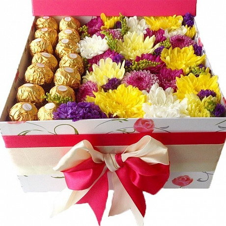 Коробка с цветами и конфетами средняя 8 - Фото 1
