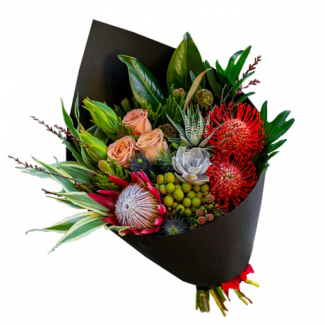 Букет из суккулента, эрингиума, роз Капучино и декоративной зелени - Фото 1