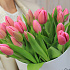 Розовые тюльпаны в шляпной коробке - Фото 4